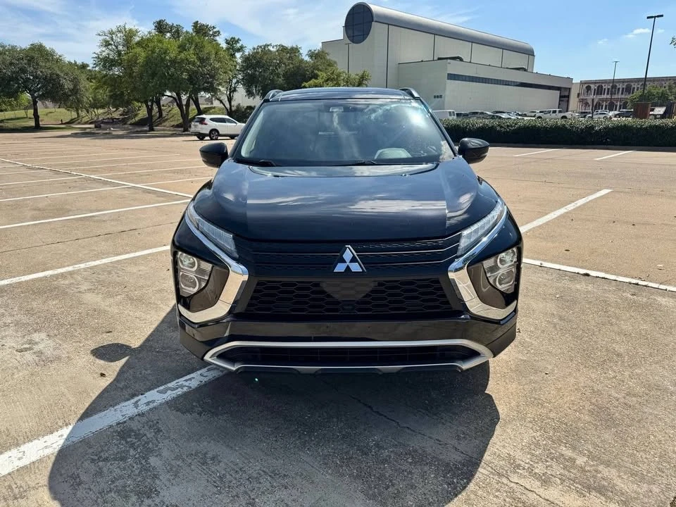 2022 Mitsubishi Eclipse Cross - Image 2 of 20