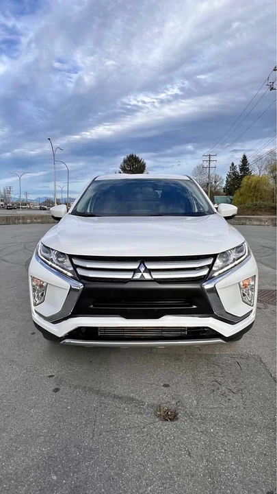 2022 Mitsubishi Eclipse Cross - Image 2 of 21