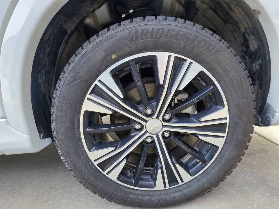 2022 Mitsubishi Eclipse Cross - Image 8 of 9