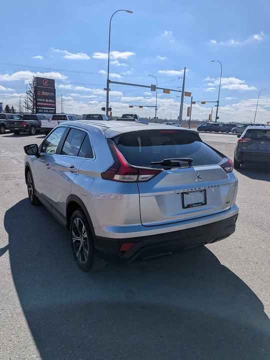 2022 Mitsubishi Eclipse Cross - Image 3 of 8