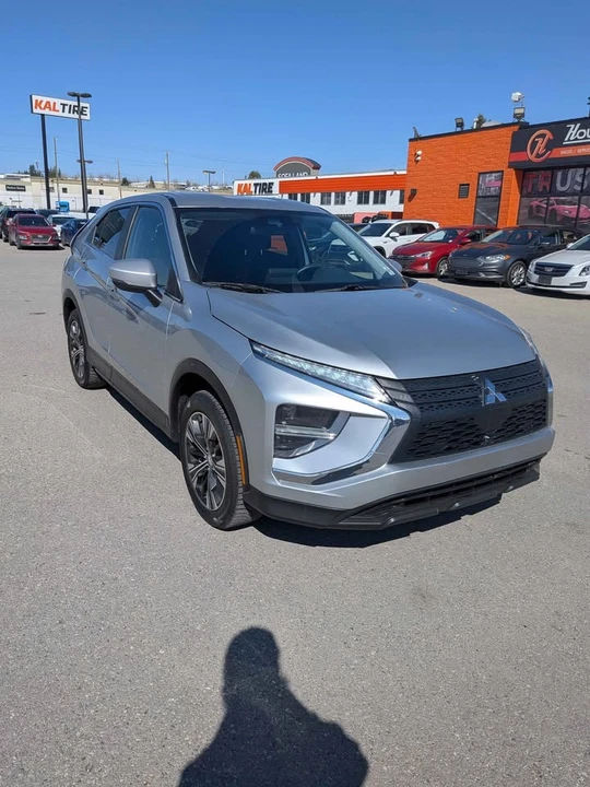 2022 Mitsubishi Eclipse Cross - Image 2 of 8