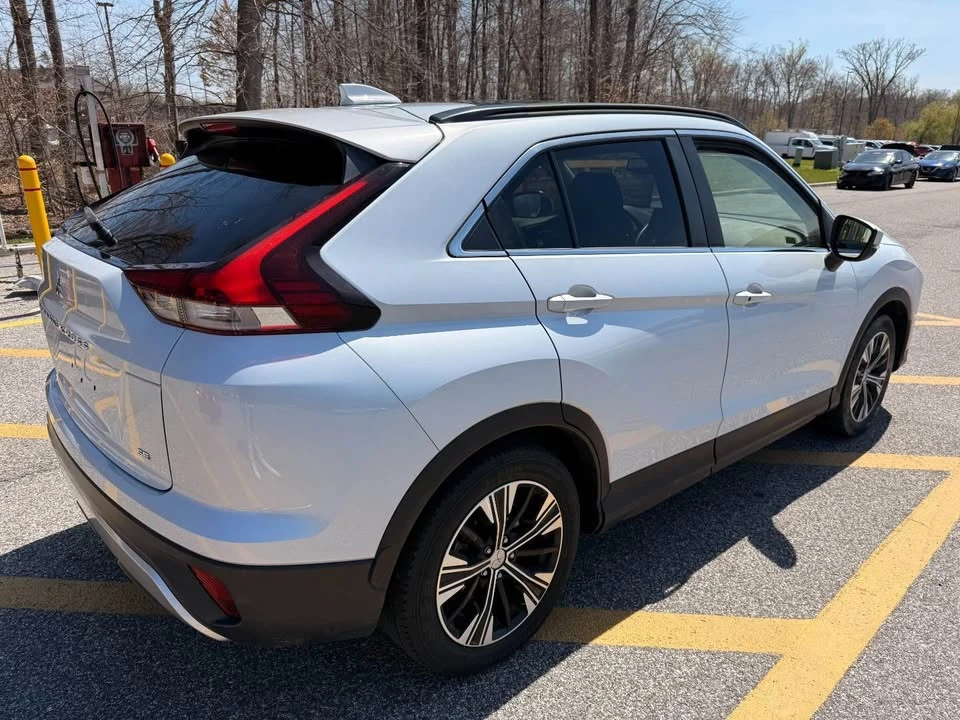 2022 Mitsubishi Eclipse Cross - Image 9 of 12