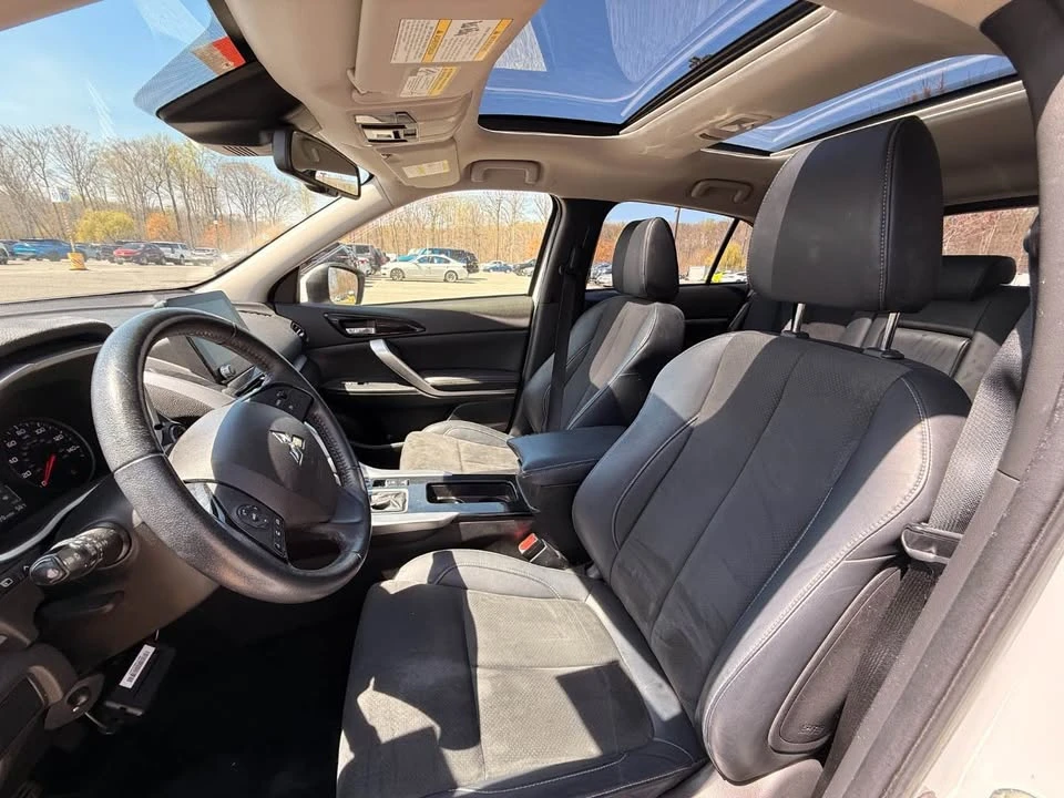 2022 Mitsubishi Eclipse Cross - Image 4 of 12