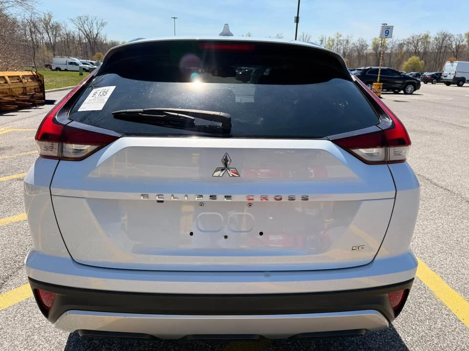 2022 Mitsubishi Eclipse Cross - Image 8 of 12