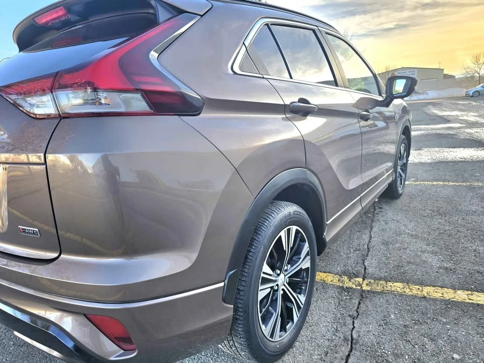 2022 Mitsubishi Eclipse Cross - Image 3 of 20