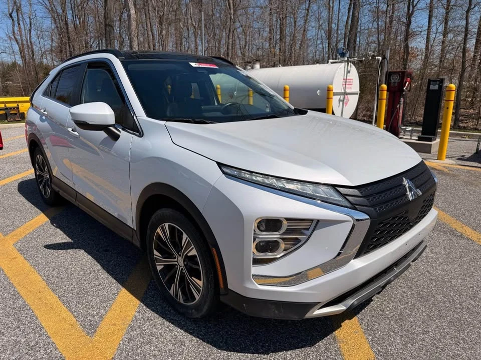 2022 Mitsubishi Eclipse Cross - Image 3 of 12