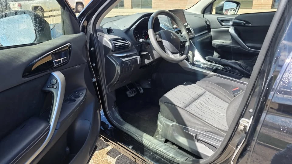 2022 Mitsubishi Eclipse Cross - Image 6 of 10