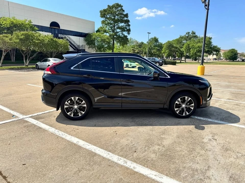 2022 Mitsubishi Eclipse Cross - Image 4 of 20