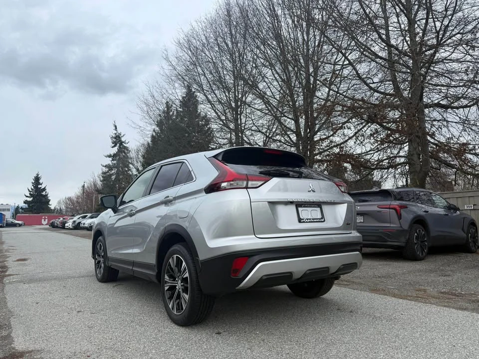 2022 Mitsubishi Eclipse Cross - Image 3 of 19