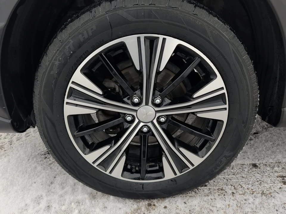 2022 Mitsubishi Eclipse Cross - Image 10 of 11