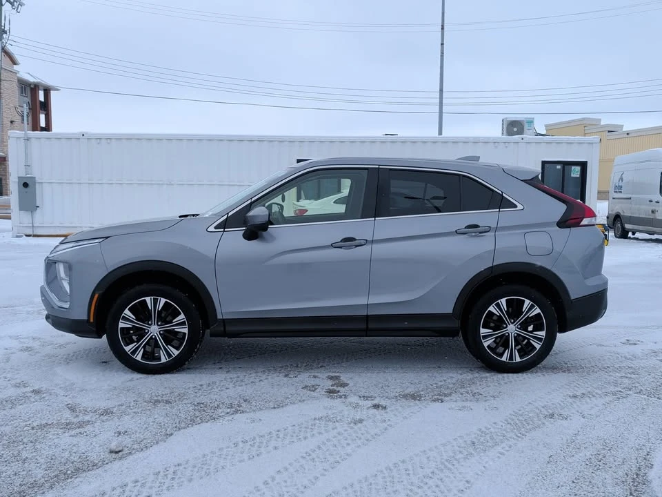 2022 Mitsubishi Eclipse Cross - Image 2 of 13
