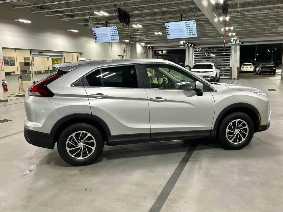 2022 Mitsubishi Eclipse Cross - Image 18 of 20