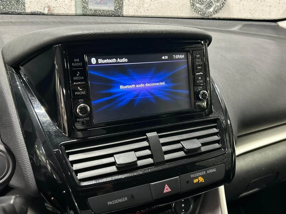 2022 Mitsubishi Eclipse Cross - Image 15 of 20