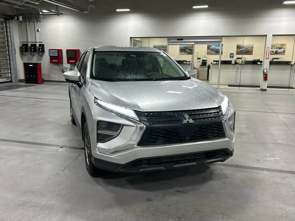 2022 Mitsubishi Eclipse Cross - Image 2 of 20