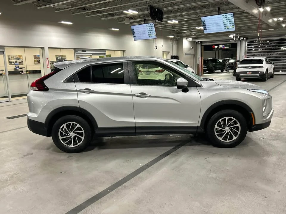 2022 Mitsubishi Eclipse Cross - Image 11 of 20