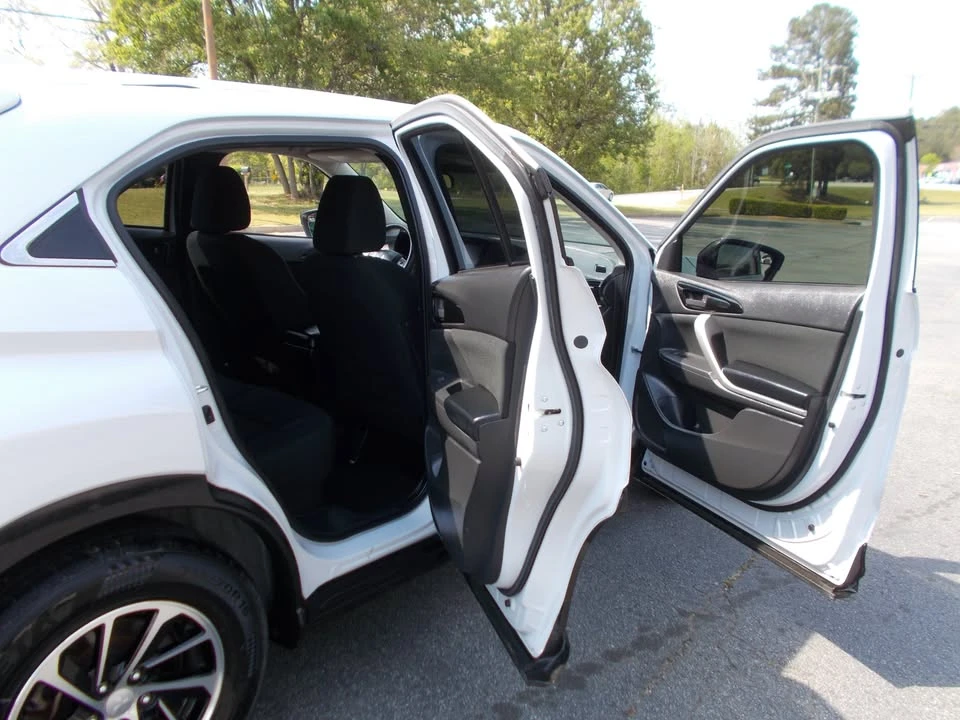 2022 Mitsubishi Eclipse Cross - Image 19 of 20