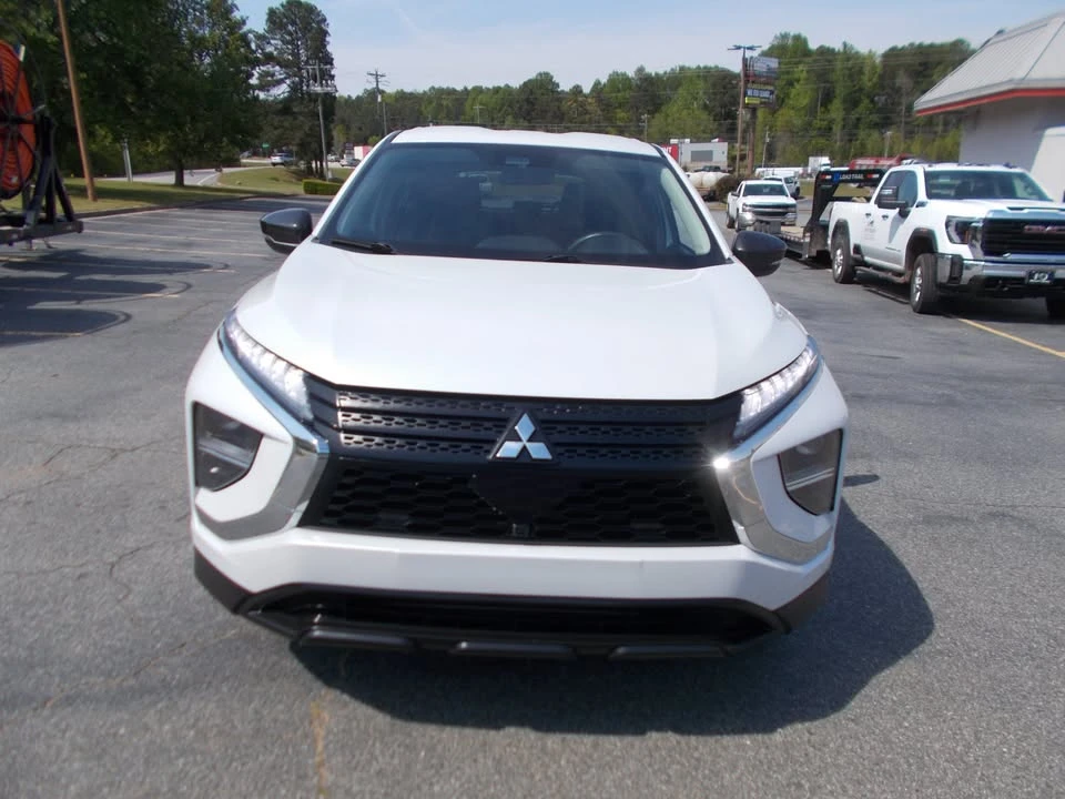 2022 Mitsubishi Eclipse Cross - Image 2 of 20
