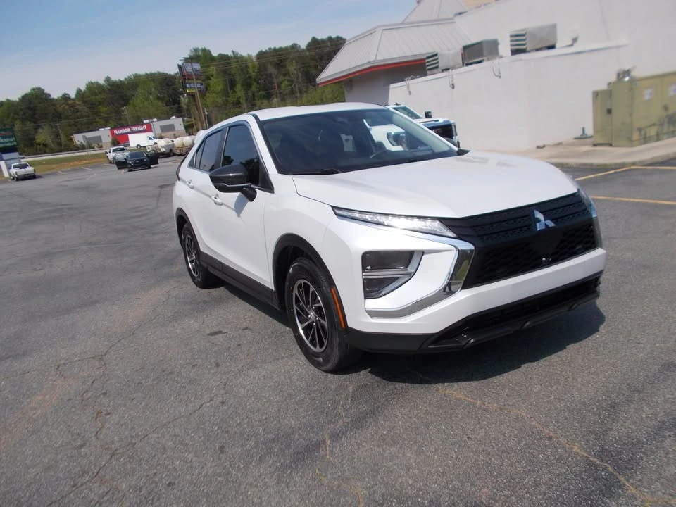 2022 Mitsubishi Eclipse Cross - Image 3 of 20