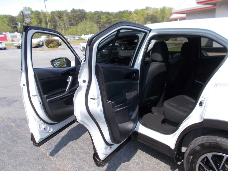 2022 Mitsubishi Eclipse Cross - Image 10 of 20
