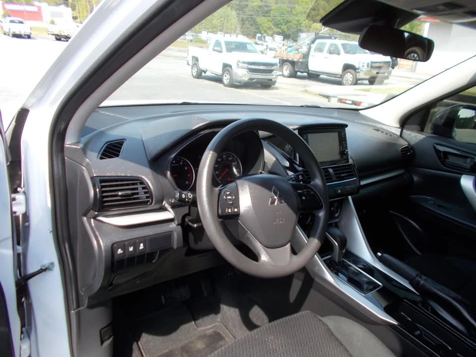 2022 Mitsubishi Eclipse Cross - Image 7 of 20