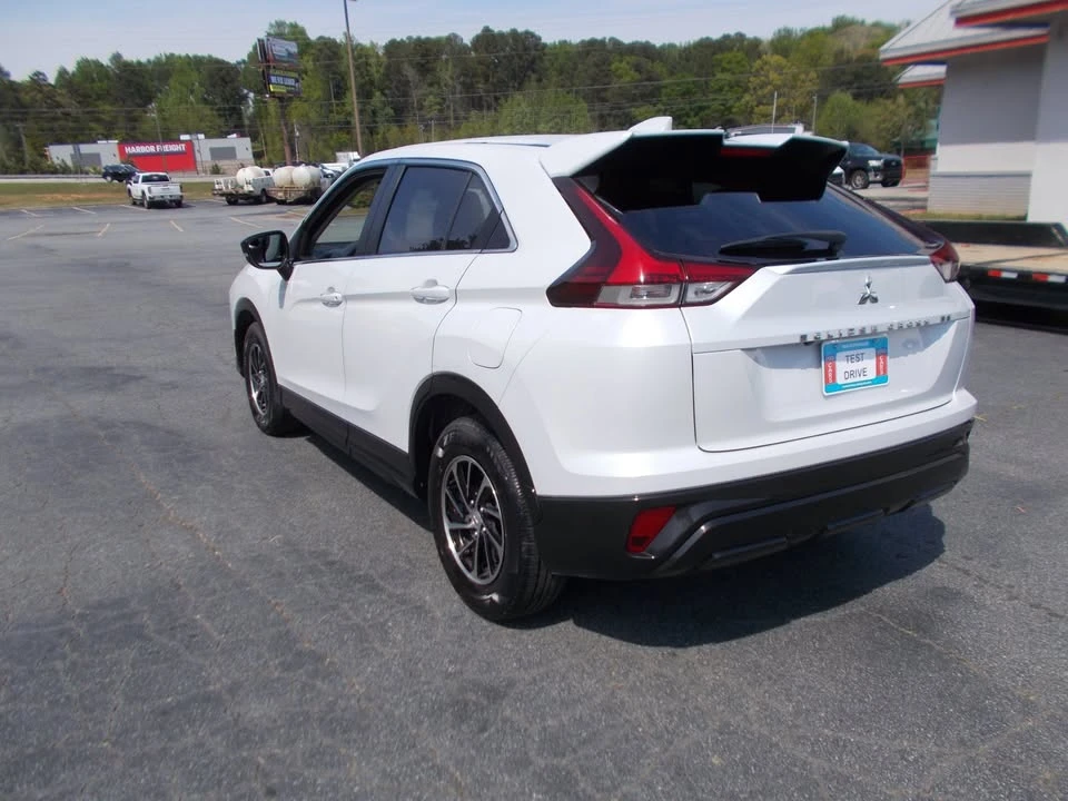 2022 Mitsubishi Eclipse Cross - Image 11 of 20