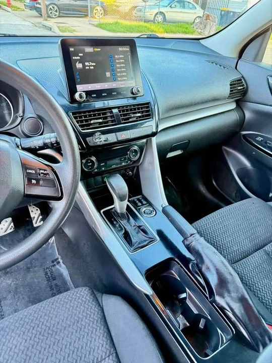 2022 Mitsubishi Eclipse Cross - Image 13 of 20