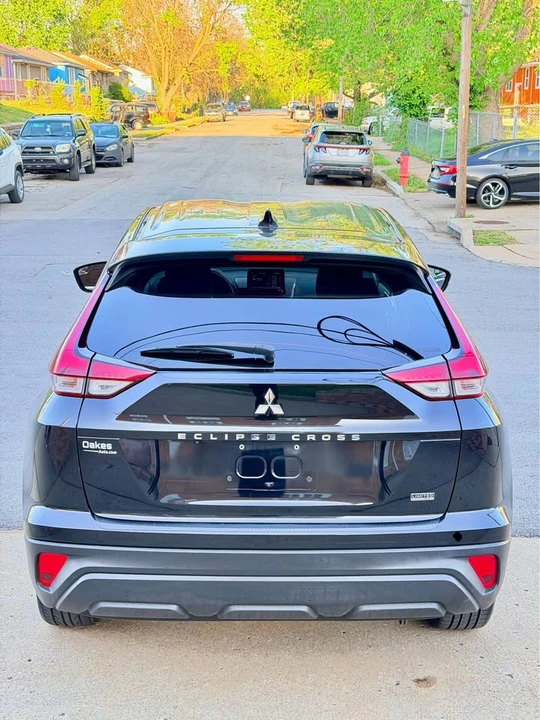 2022 Mitsubishi Eclipse Cross - Image 4 of 20