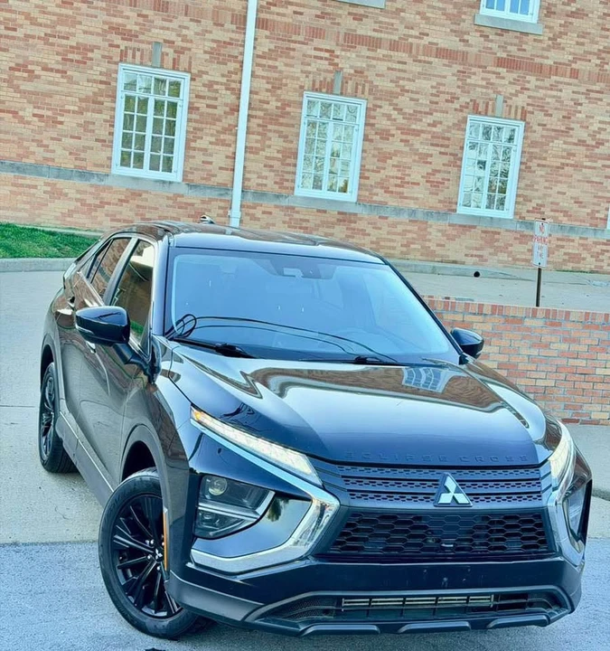 2022 Mitsubishi Eclipse Cross - Image 2 of 20