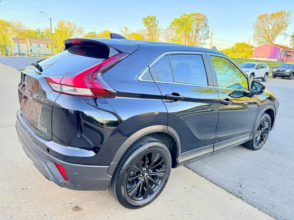 2022 Mitsubishi Eclipse Cross - Image 11 of 20