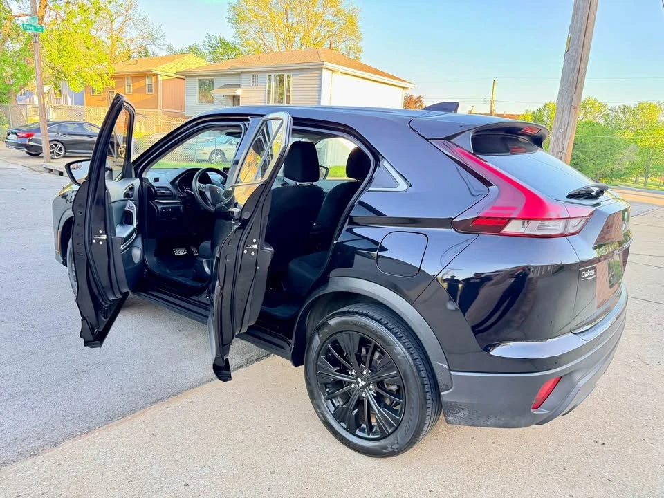 2022 Mitsubishi Eclipse Cross - Image 3 of 20