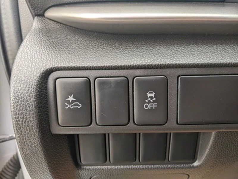 2022 Mitsubishi Eclipse Cross - Image 12 of 18