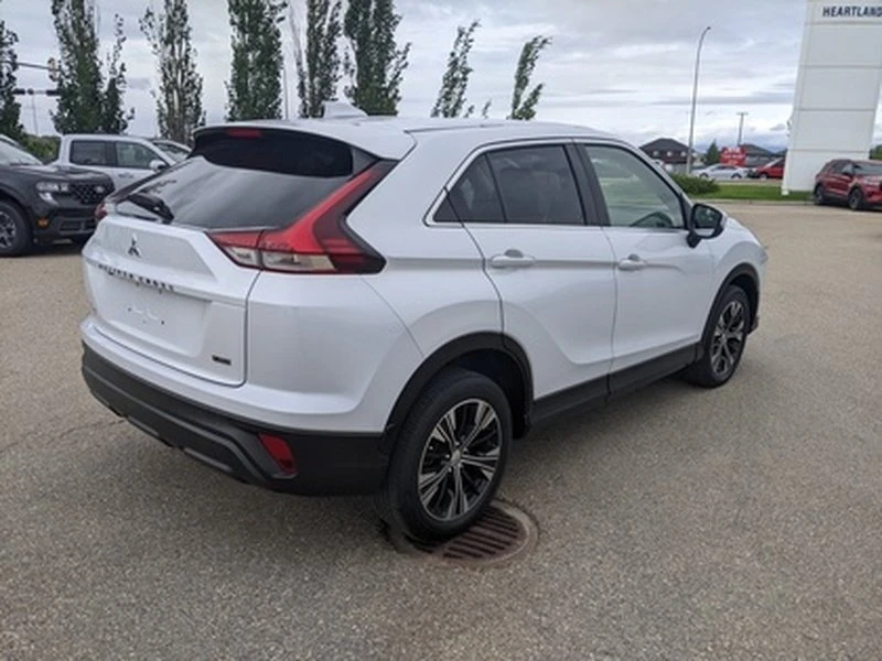 2022 Mitsubishi Eclipse Cross - Image 5 of 18