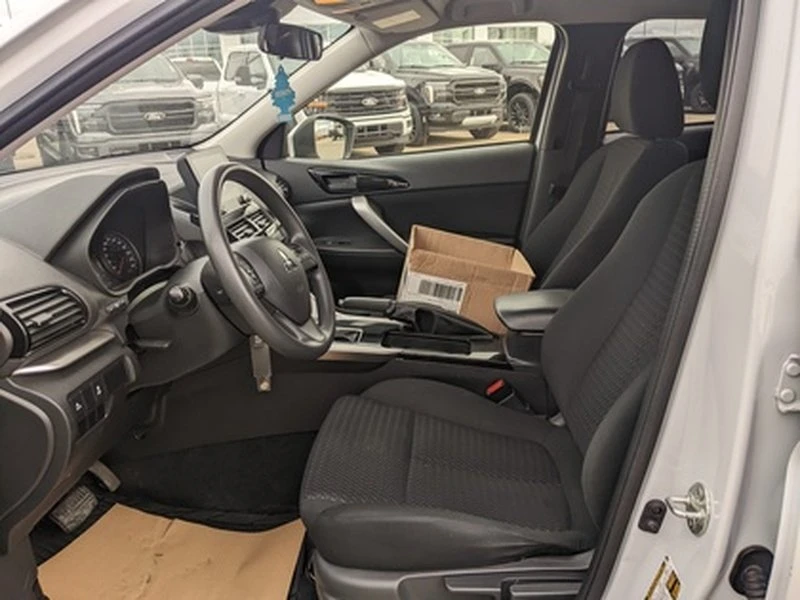 2022 Mitsubishi Eclipse Cross - Image 11 of 18