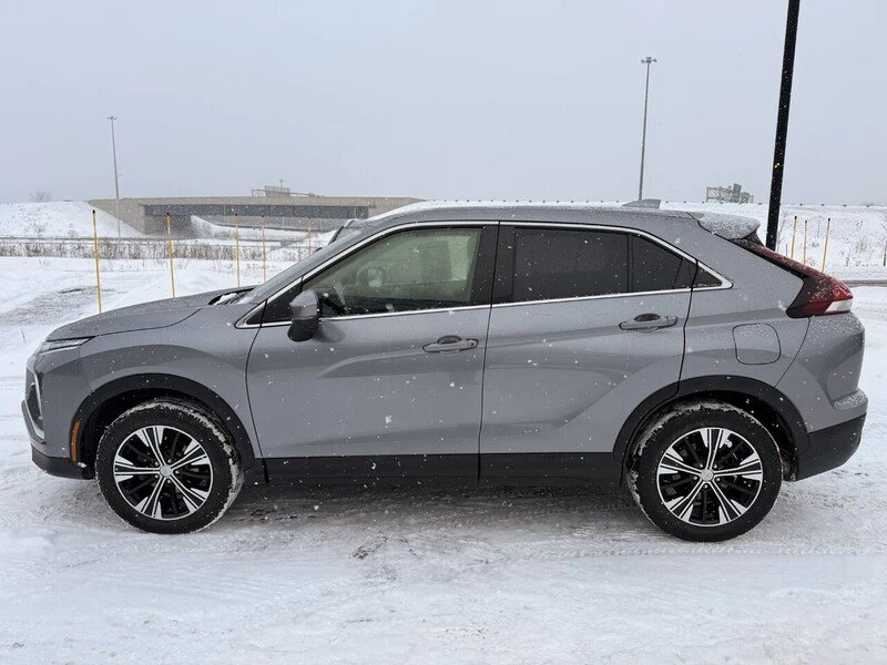 2022 Mitsubishi Eclipse Cross - Image 2 of 16