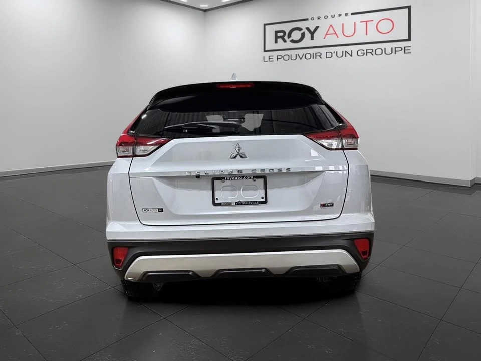 2022 Mitsubishi Eclipse Cross - Image 4 of 20