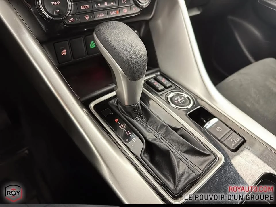 2022 Mitsubishi Eclipse Cross - Image 14 of 20