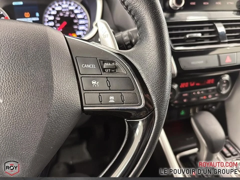 2022 Mitsubishi Eclipse Cross - Image 12 of 20