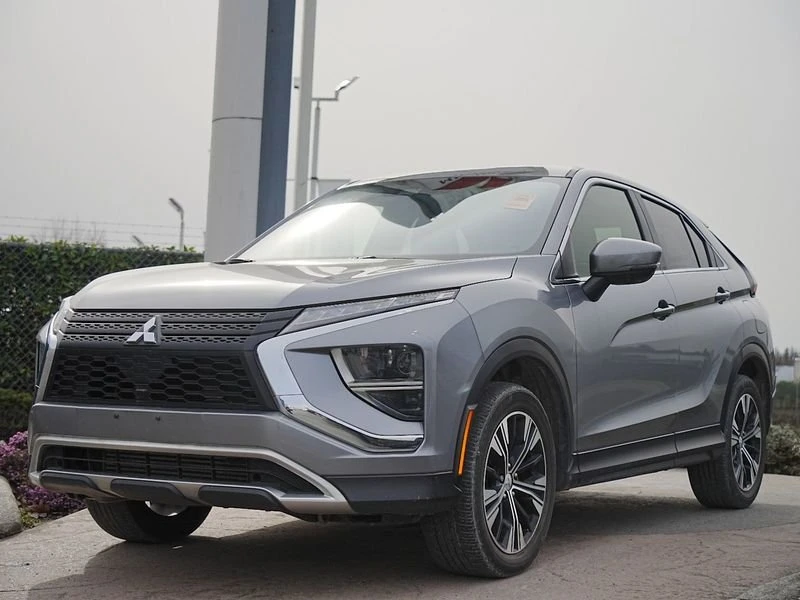 2022 Mitsubishi Eclipse Cross - Image 2 of 19