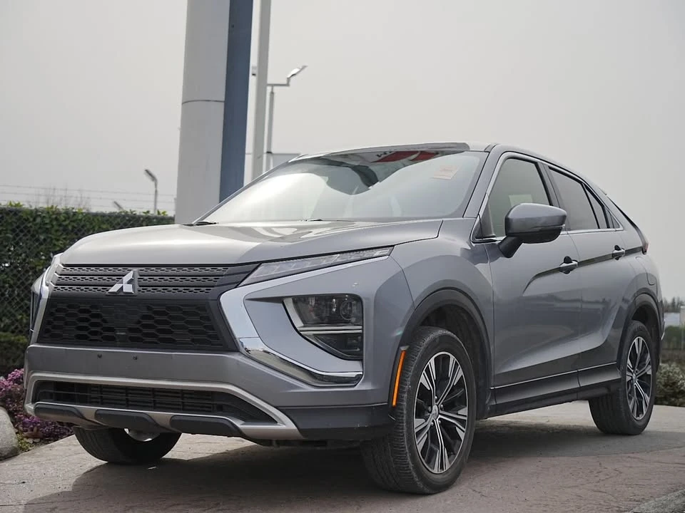 2022 Mitsubishi Eclipse Cross - Image 3 of 20