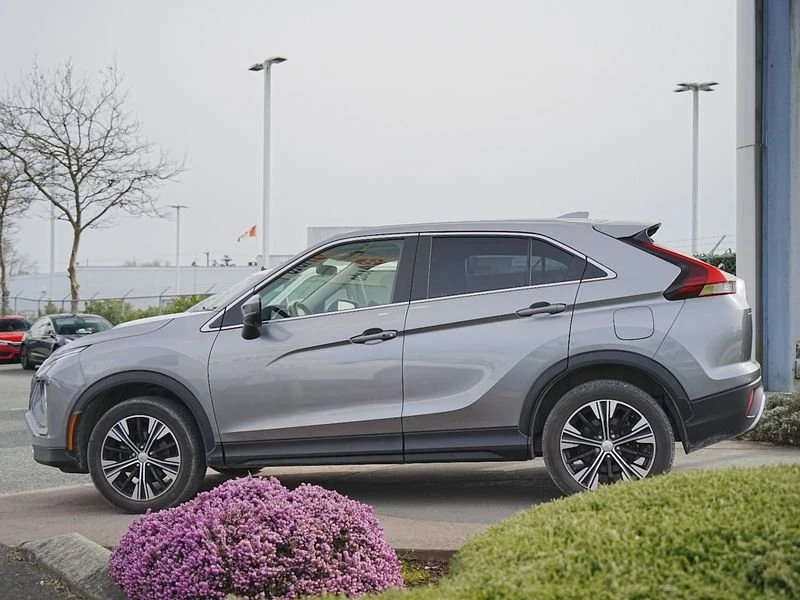 2022 Mitsubishi Eclipse Cross - Image 9 of 19