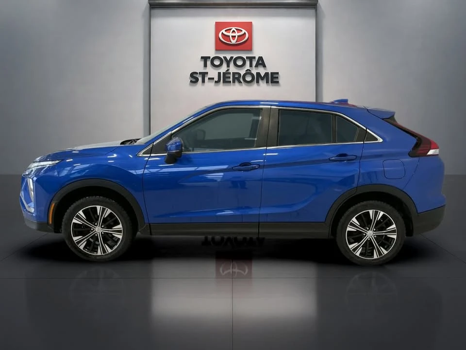 2022 Mitsubishi Eclipse Cross - Image 2 of 15