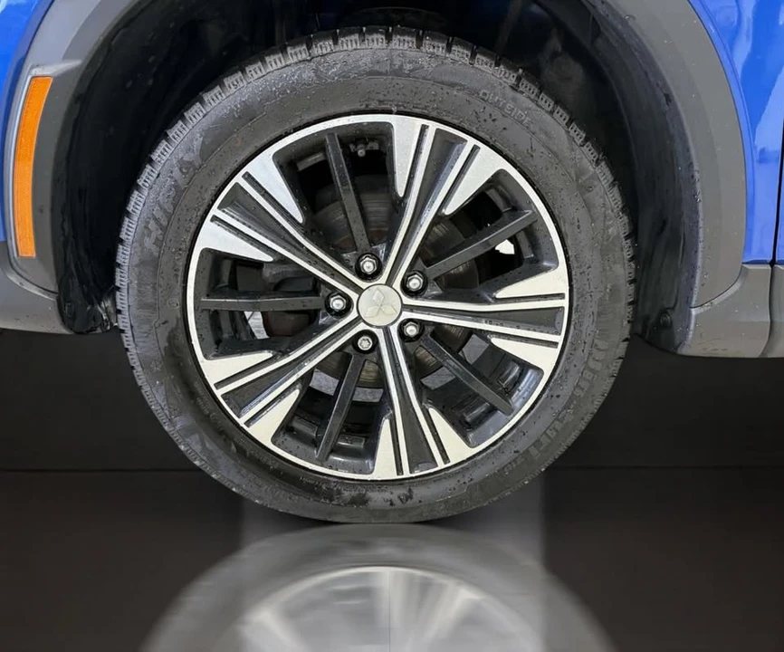 2022 Mitsubishi Eclipse Cross - Image 10 of 15