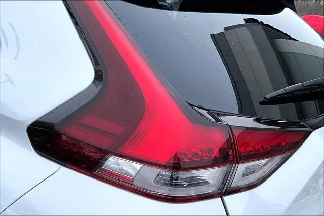 2022 Mitsubishi Eclipse Cross - Image 9 of 10