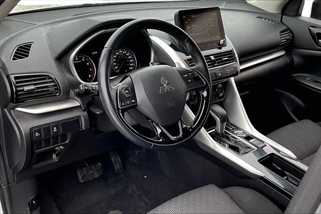 2022 Mitsubishi Eclipse Cross - Image 2 of 10