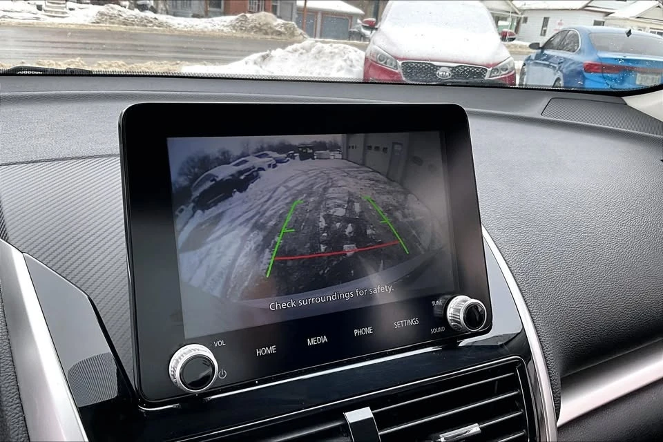 2022 Mitsubishi Eclipse Cross - Image 6 of 10