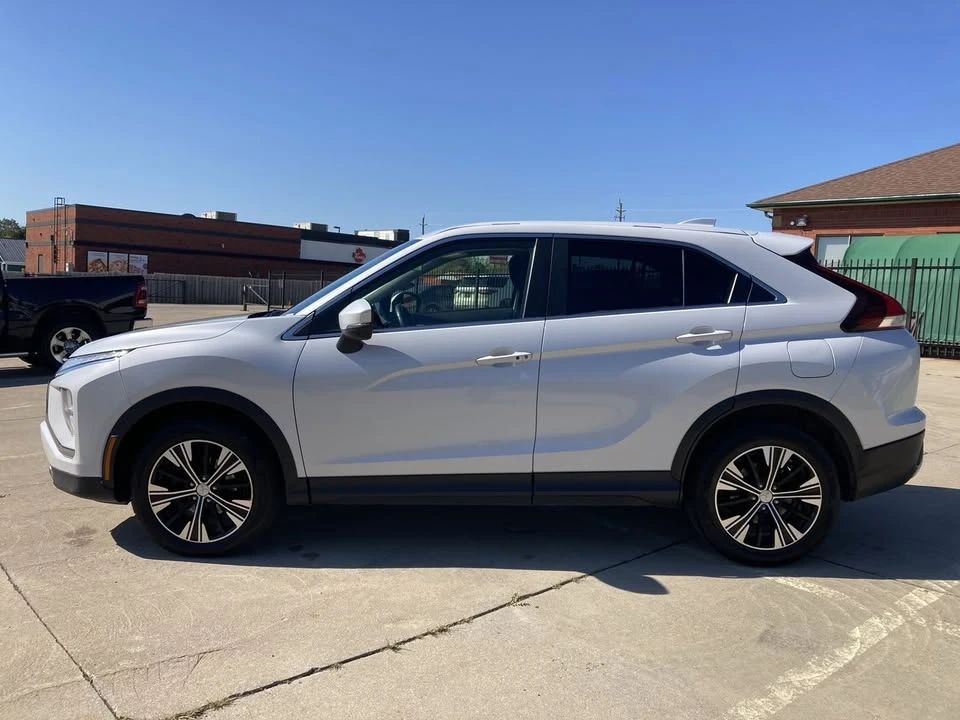 2022 Mitsubishi Eclipse Cross - Image 10 of 20