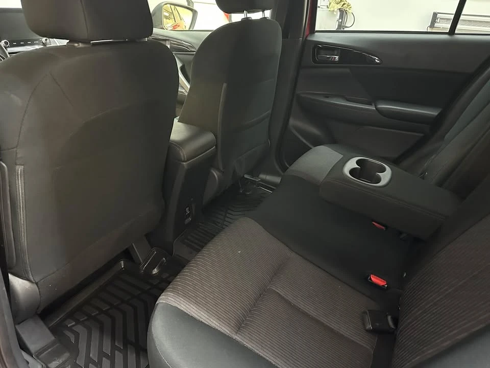2022 Mitsubishi Eclipse Cross - Image 15 of 20