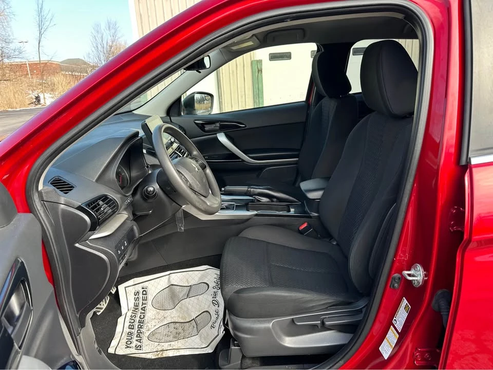2022 Mitsubishi Eclipse Cross - Image 9 of 11