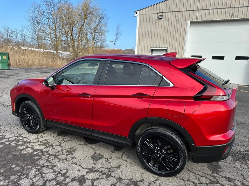 2022 Mitsubishi Eclipse Cross - Image 8 of 11