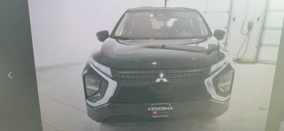 2022 Mitsubishi Eclipse Cross - Image 2 of 10